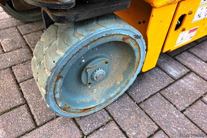 Ascensore a forbice Haulotte Optimum 8 Electric, 7.77m Working Height, 230kg Ca