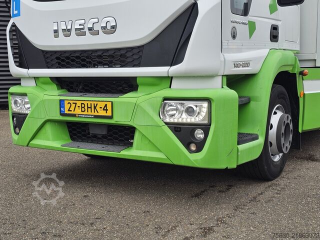 Kufr Iveco EURO-CARGO 160-220 / LES / SCHOOL / FAHRSCHULE