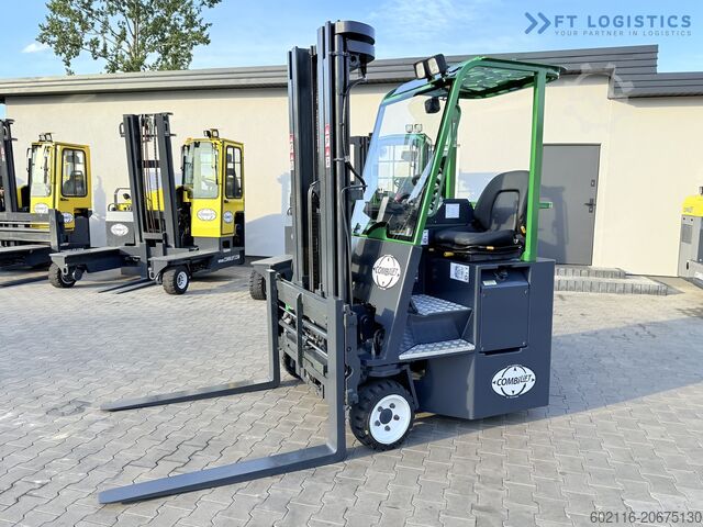 Empilhadeira de quatro direções Combilift C2500CB DIESEL TRIPLEX 5500 FREE LIFT