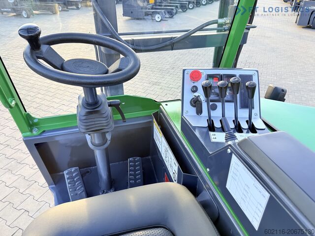 Empilhadeira de quatro direções Combilift C2500CB DIESEL TRIPLEX 5500 FREE LIFT