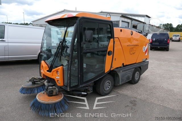 Veegmachine Johnston CN200 Sweeper