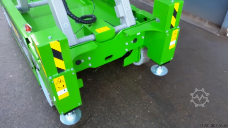 Scissor lift with automatic stabilizers FRONTEQ FS0812L