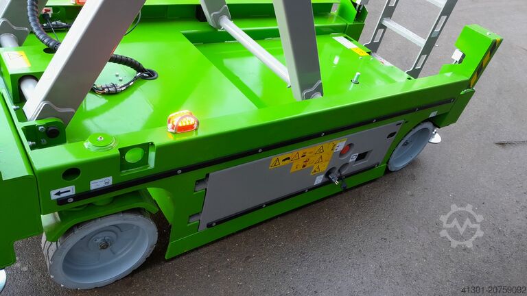 Scissor lift with automatic stabilizers FRONTEQ FS0812L