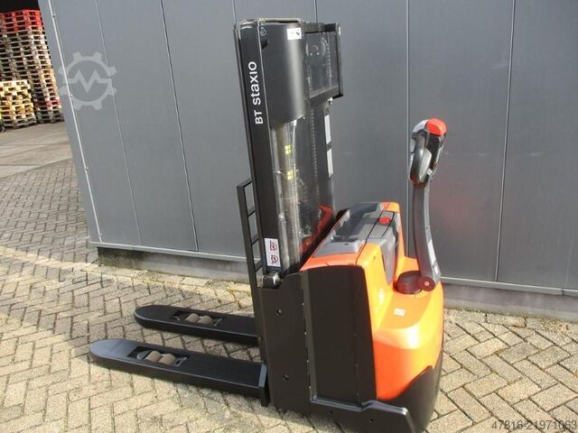 Traspallet manuale TOYOTA SWE140L