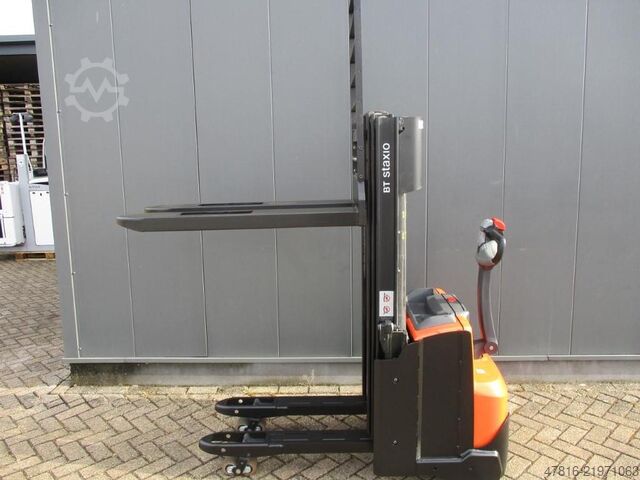 Traspallet manuale TOYOTA SWE140L