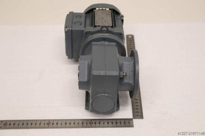 Motoréducteur 0,55 kW, 55 tr/min SEW-Eurodrive SAF 37 DR63M4/TF