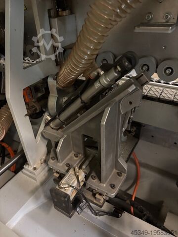 Kantenanleimmaschine BIESSE AKRON 1130