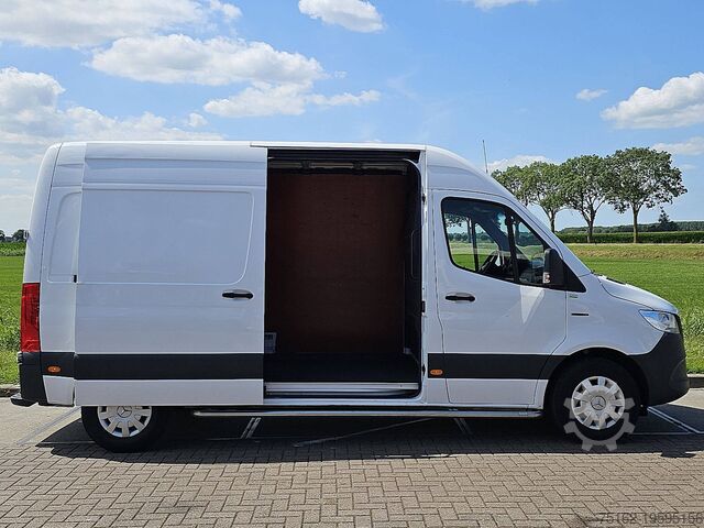 Bestelauto MERCEDES-BENZ ESPRINTER L2H2 35 KWH