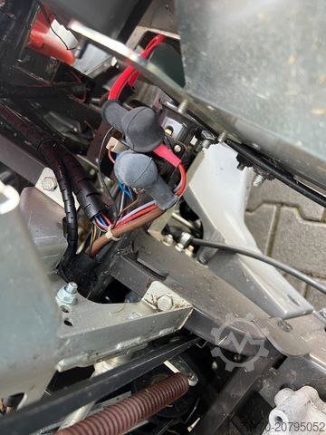 Mowing machine  Husquarna RC 320Ts AWD / Rasenmäher / nur 7,6h !