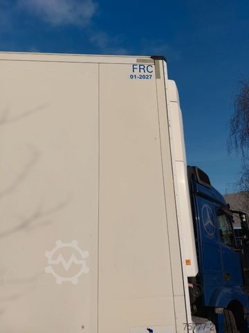 Koeloplegger SCHMITZ CARGOBULL SKO24/L-13.4 FP 60- THERMO KING-Rohrbahnen