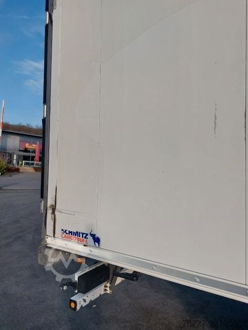 Koeloplegger SCHMITZ CARGOBULL SKO24/L-13.4 FP 60- THERMO KING-Rohrbahnen