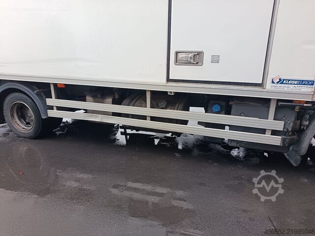 Camión frigorífico renault midlum d 220