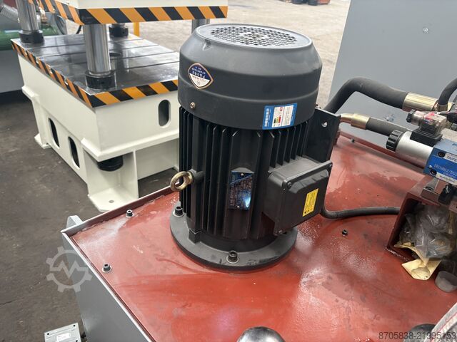 Hydraulisk presse Nanjing Asia Machine Mfg. Co., Ltd. YQ32-315 Four-column Hydraulic Press