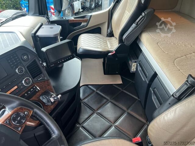 Zware belasting Mercedes-Benz Actros 4163 8x4/4 SLT