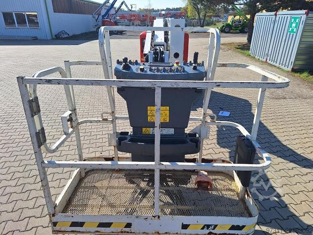 Leddelt teleskopisk arbejdsplatform JLG E400AJPN