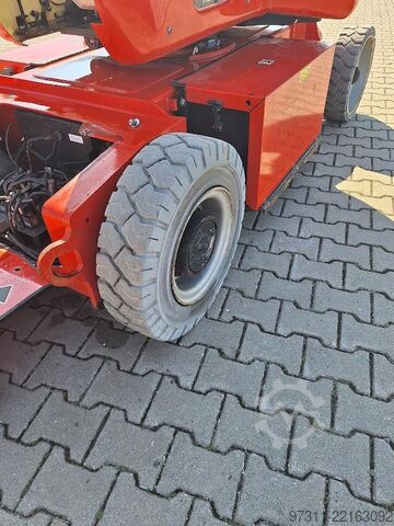 Leddelt teleskopisk arbejdsplatform JLG E400AJPN