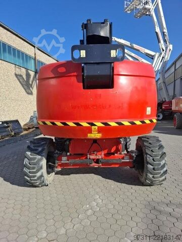 Telescopic boom lift JLG 660SJ