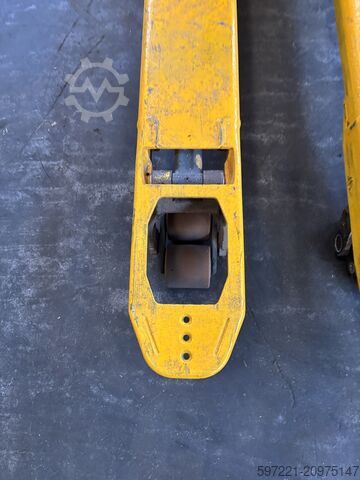 Elektryczne wózki paletowe Jungheinrich EJE 116