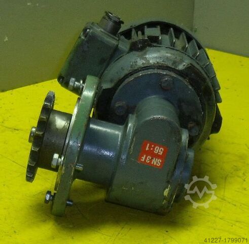 Motorreductor 0,18 kW 683 rpm CB RF0,18/4-7R