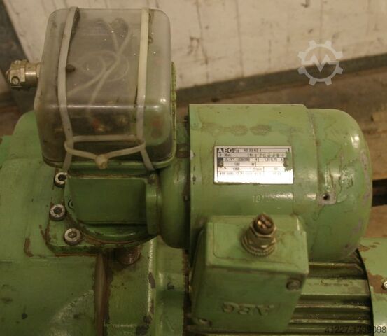 Motorreductor regulable de 4 kW, 14-70 rpm Prym L75-U24-B14