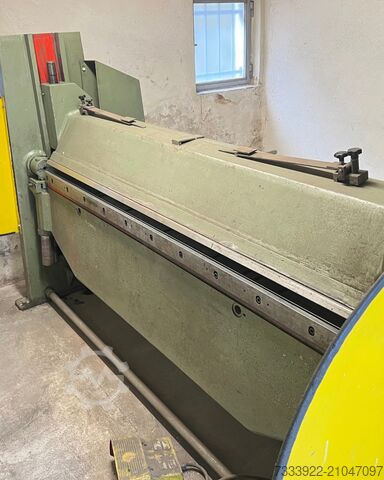 Piegatrice per lamiera Hera UM III