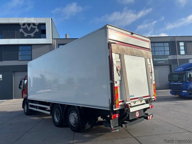 Koffer Renault D WIDE 320 6x2/4 / Closed box /  Dhollandia