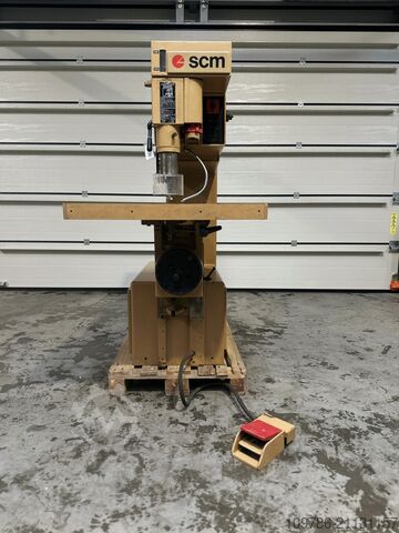 SCM R9 overhead router SCM R9