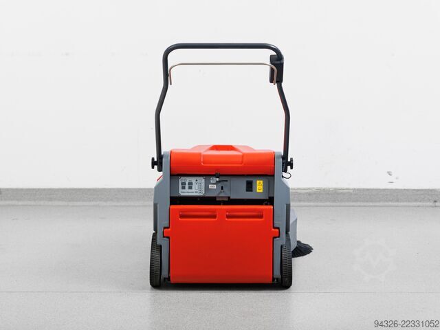 ZAMIATARKA HAKO HAMSTER 500 E NOWE AKU Hako Hamster 500 E - NEW BATTERIES - 2400m²/h