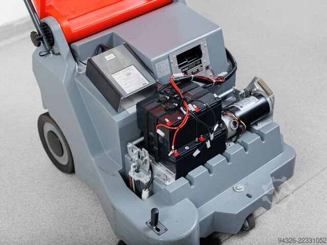 ZAMIATARKA HAKO HAMSTER 500 E NOWE AKU Hako Hamster 500 E - NEW BATTERIES - 2400m²/h