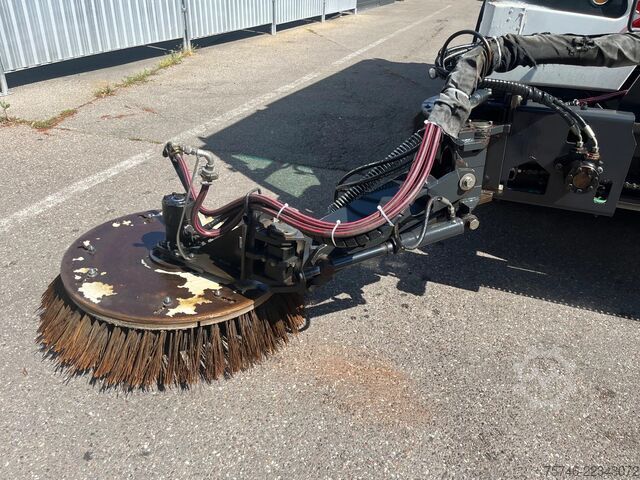Balayeuse de voirie Schmidt Aebi Kehrmaschine Typ 18 / FMH 5500