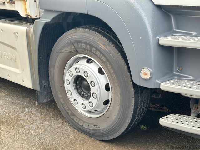 Jeřáb na nákladním automobilu MAN TGS 26.440 Baustoff Hiab XS177 K Lenk Navi