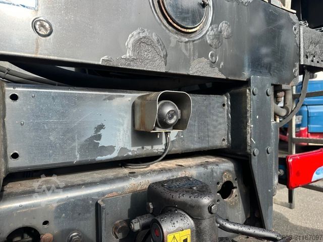 Jeřáb na nákladním automobilu MAN TGS 26.440 Baustoff Hiab XS177 K Lenk Navi