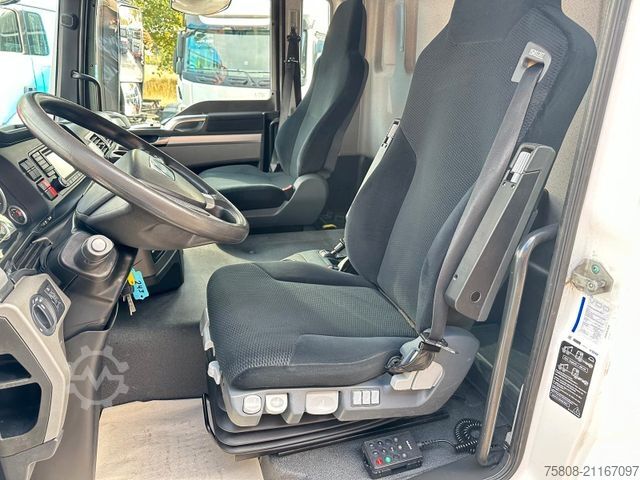 Jeřáb na nákladním automobilu MAN TGS 26.440 Baustoff Hiab XS177 K Lenk Navi