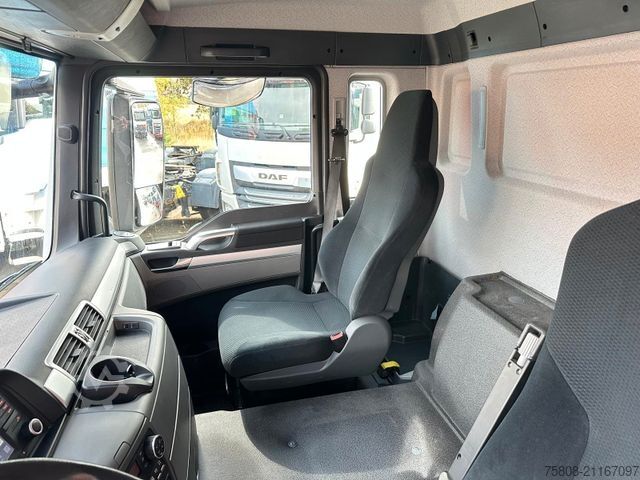 Jeřáb na nákladním automobilu MAN TGS 26.440 Baustoff Hiab XS177 K Lenk Navi