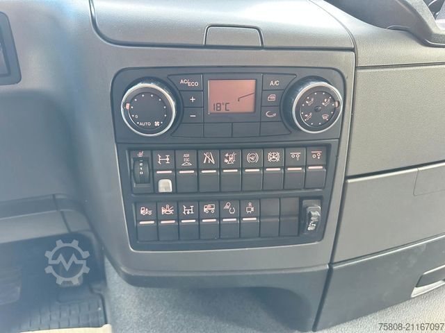 Jeřáb na nákladním automobilu MAN TGS 26.440 Baustoff Hiab XS177 K Lenk Navi