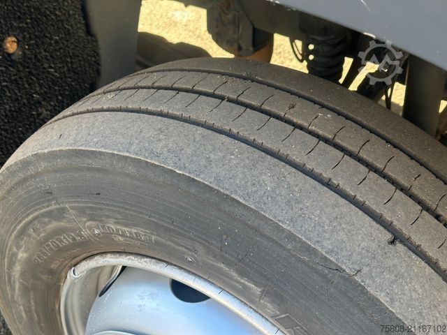 Sklápěcí vůz MERCEDES-BENZ Atego 1224 Kipper Kran Hiab XS 077 AHK Klima