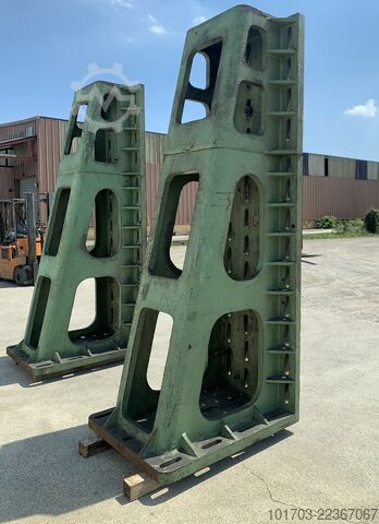 Para żeliwnych płyt kątowych Paire d'équerres en fonte 3000 x 1000 x 1245 mm