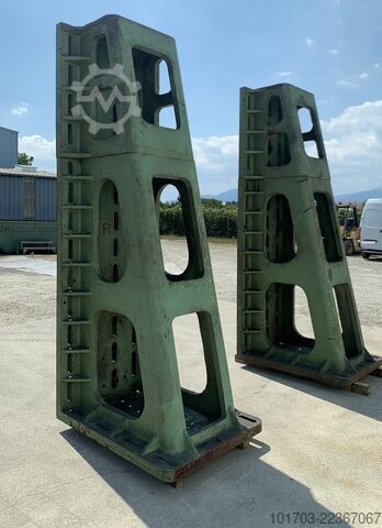 Para żeliwnych płyt kątowych Paire d'équerres en fonte 3000 x 1000 x 1245 mm