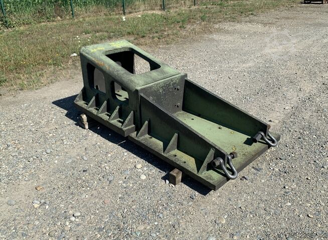 Pair of cast iron angle plates Paire d'équerres en fonte 2075 x 1000 x 700 mm