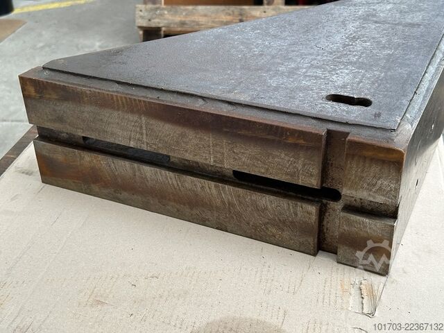 Pair of steel angle plates Paire d'équerres en acier 600 x 445 x 150 mm