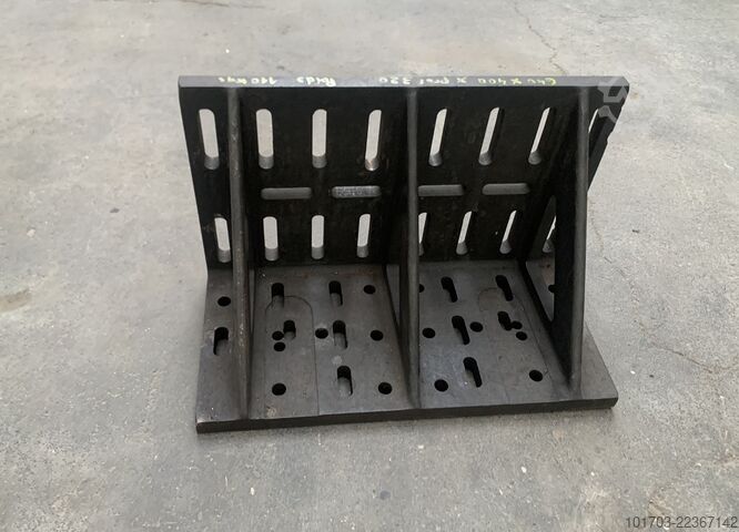 Cast iron bracket Equerre en fonte 640 x 400 x 320 mm