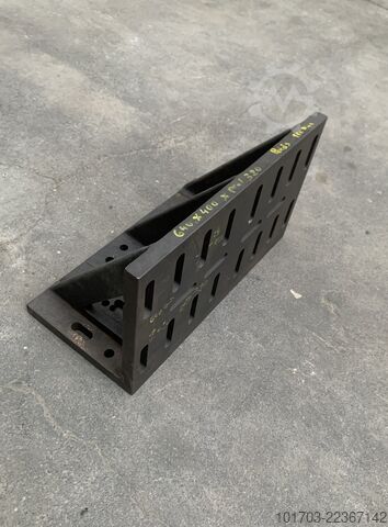 Cast iron bracket Equerre en fonte 640 x 400 x 320 mm