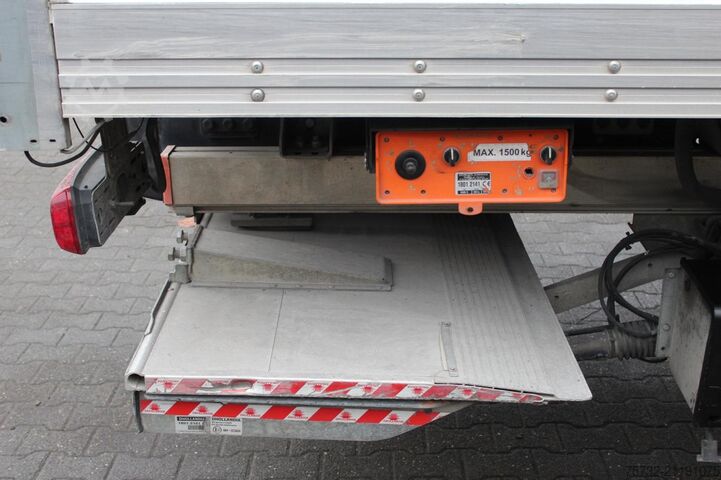 Samochód ciężarowy typu furgon Mercedes-Benz Antos 1827 E6 Koffer 8,5m LBW S.Tür 199.000 km