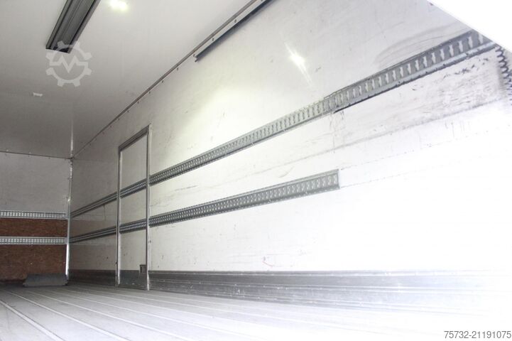 Samochód ciężarowy typu furgon Mercedes-Benz Antos 1827 E6 Koffer 8,5m LBW S.Tür 199.000 km