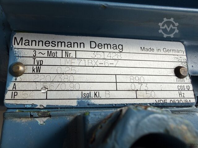  Mannesmann Demag UMF71BX-6-7 S040-B5 0,25 kW 64 obr./min i=14 Mannesmann Demag UMF71BX-6-7 S040-B5 0,25 kW 64 obr./min i=14