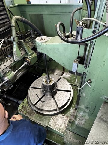 Gear Hobbing and Shaping Mach. -combined LIEBHERR L 652