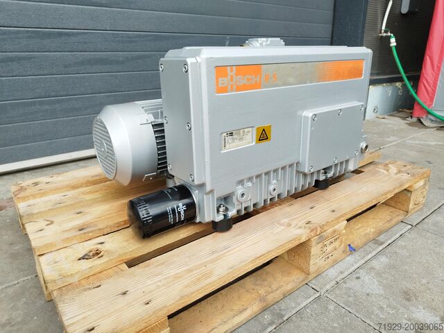 Vakuumska pumpa Busch RA 0160 D