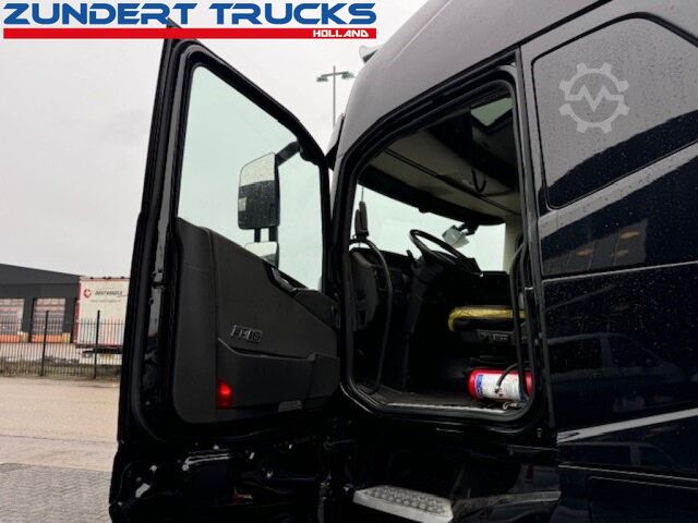  Volvo FH16-750 GLOBETROTTER, 8x4
