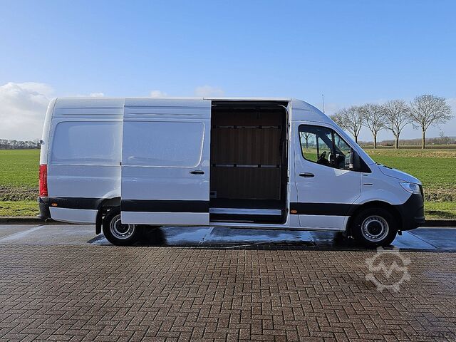 High-roof van MERCEDES-BENZ ESPRINTER 81kWh 300Km WLTP!