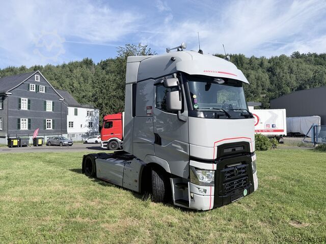 Trattore stradale volumetrico Renault 